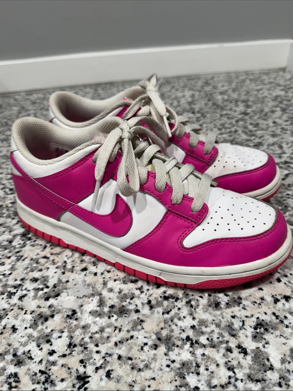 Nike Dunk Low (GS) White Pink Laser Fuchsia Size 5Y Women 6.5